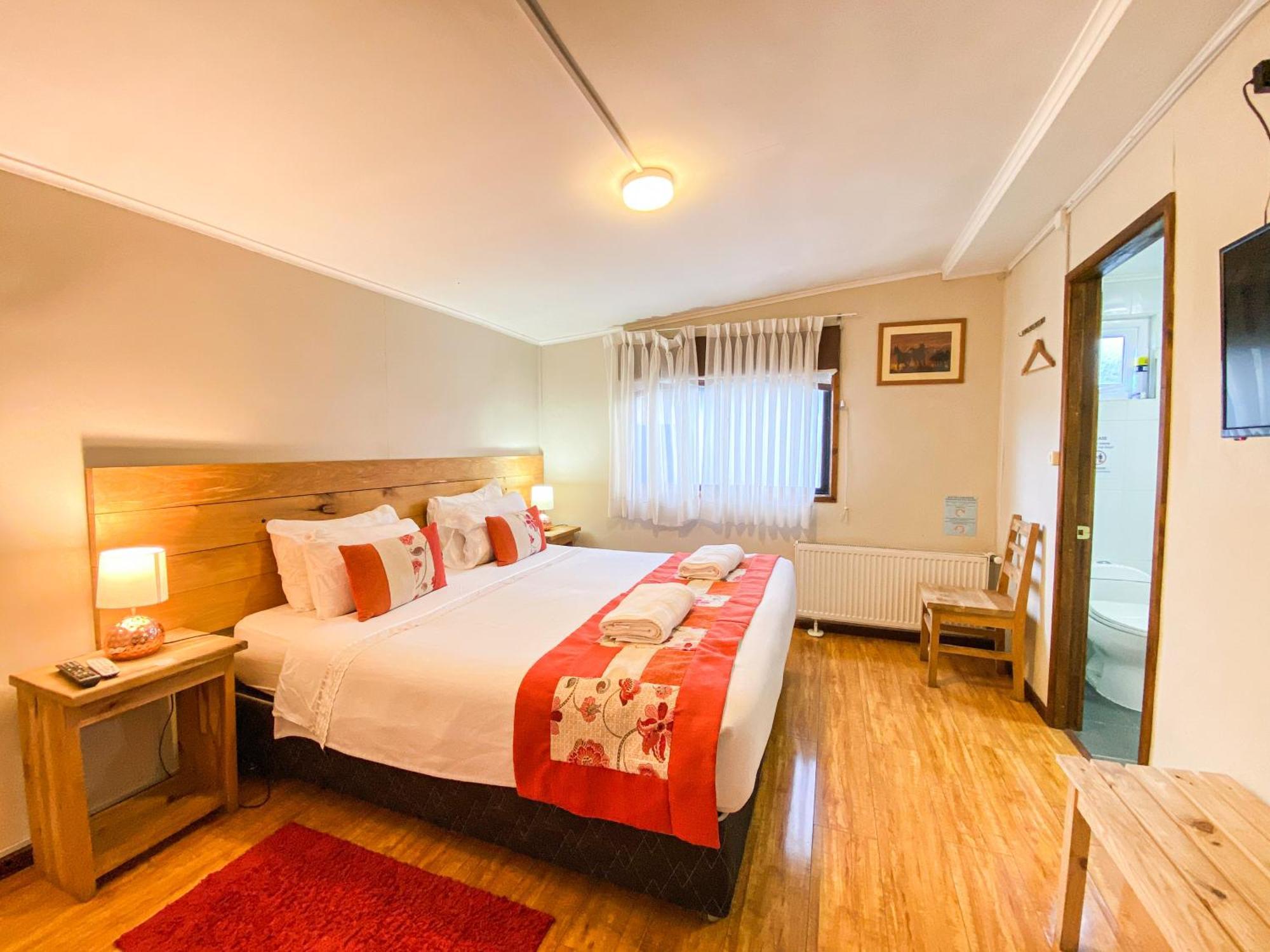 Hostal Reymer Patagonia Пуерто Наталес Екстериор снимка